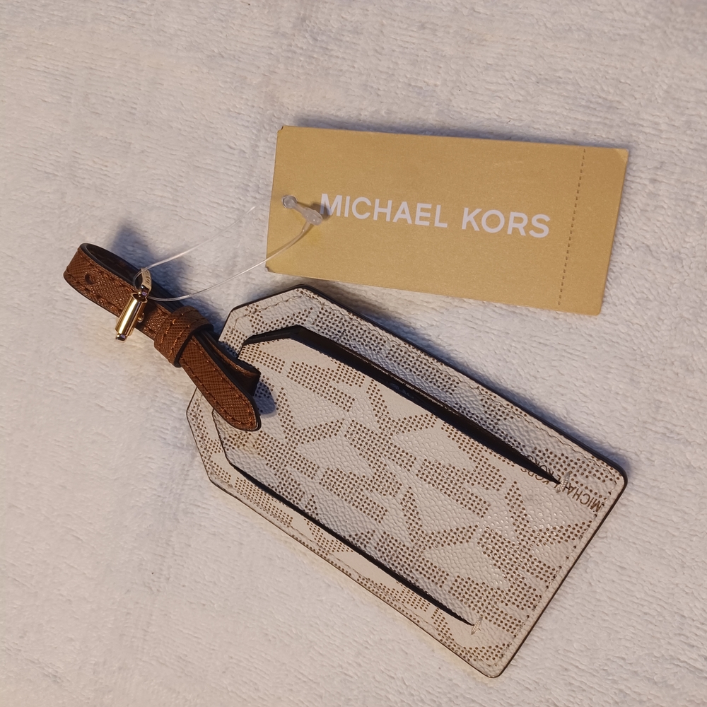 Michael Kors Vanilla Luggage Tag